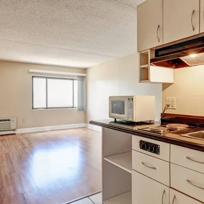 Reno Regency - Studio in Reno